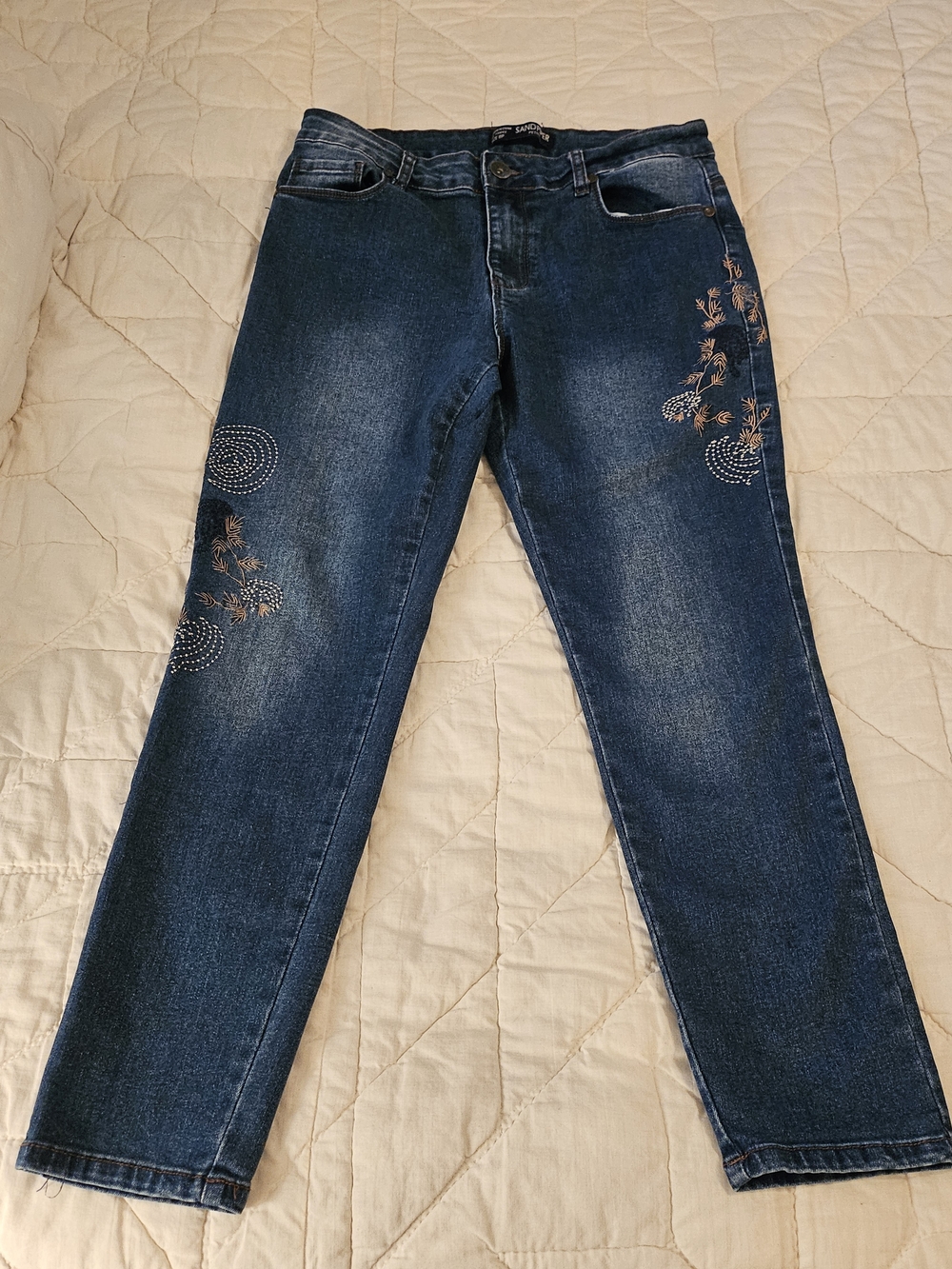 Sandpiper Petite - Embroidered Leaf & Swirl  Design Jeans - Size 8 P - Picture 2 of 10
